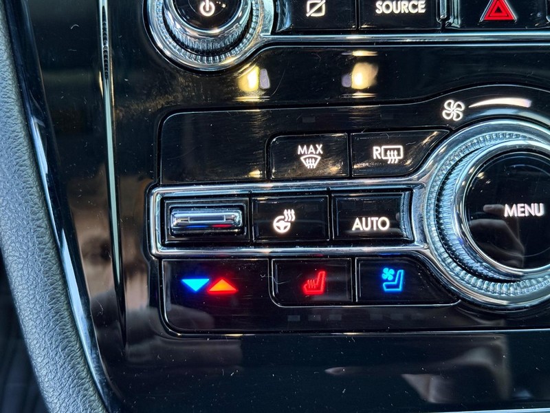 Lincoln Corsair Vehicle Full-screen Gallery Image 20