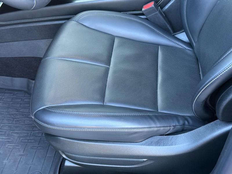 Lincoln Corsair Vehicle Full-screen Gallery Image 22