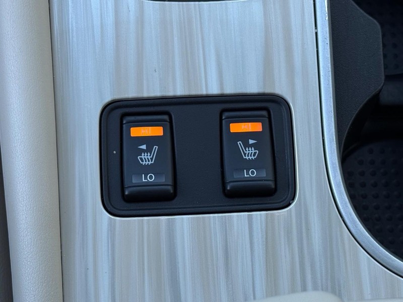 Nissan Murano Vehicle Full-screen Gallery Image 21