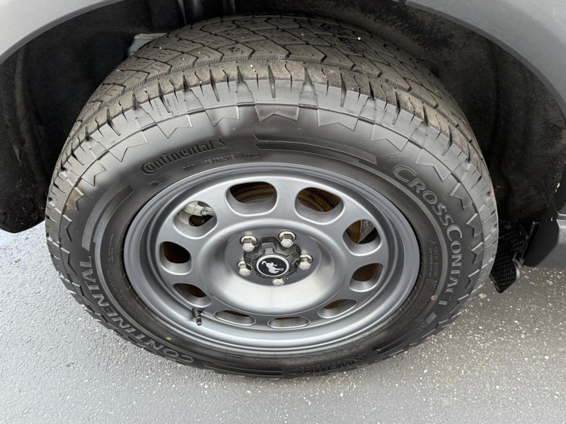 Ford Bronco Sport Vehicle Full-screen Gallery Image 7