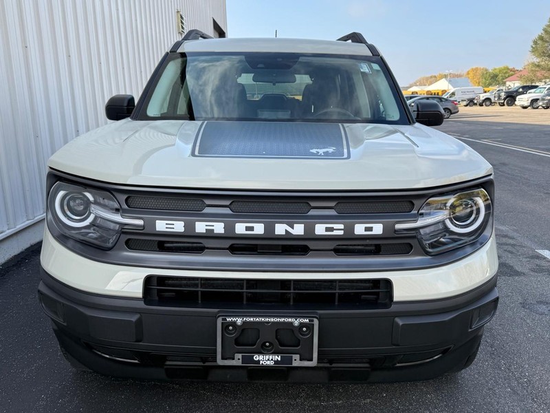 Ford Bronco Sport Vehicle Full-screen Gallery Image 8
