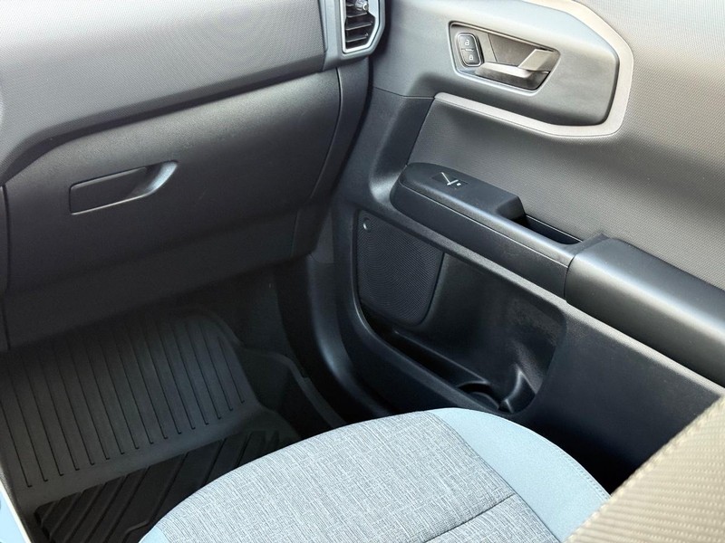 Ford Bronco Sport Vehicle Full-screen Gallery Image 14