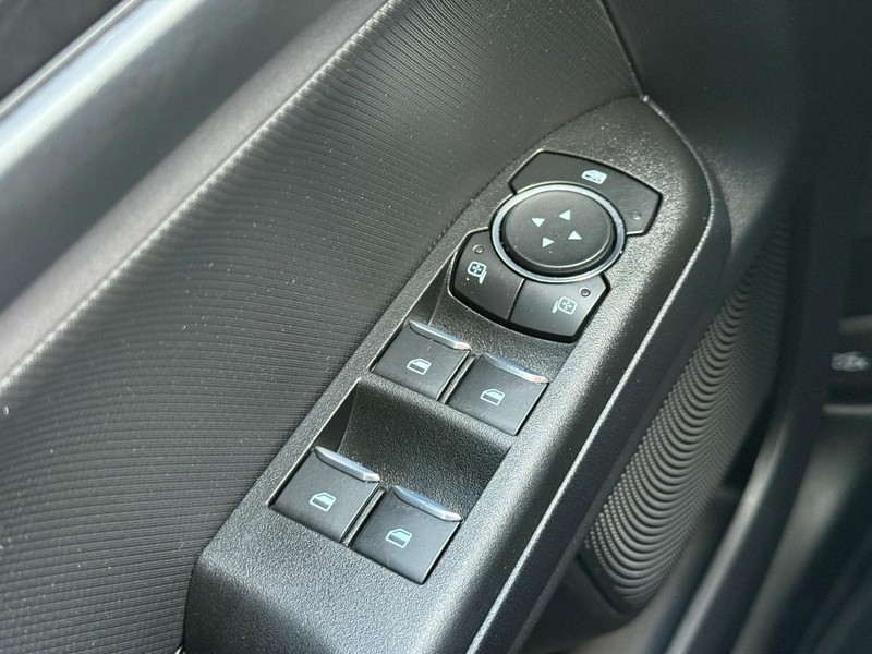 Ford Bronco Sport Vehicle Full-screen Gallery Image 19