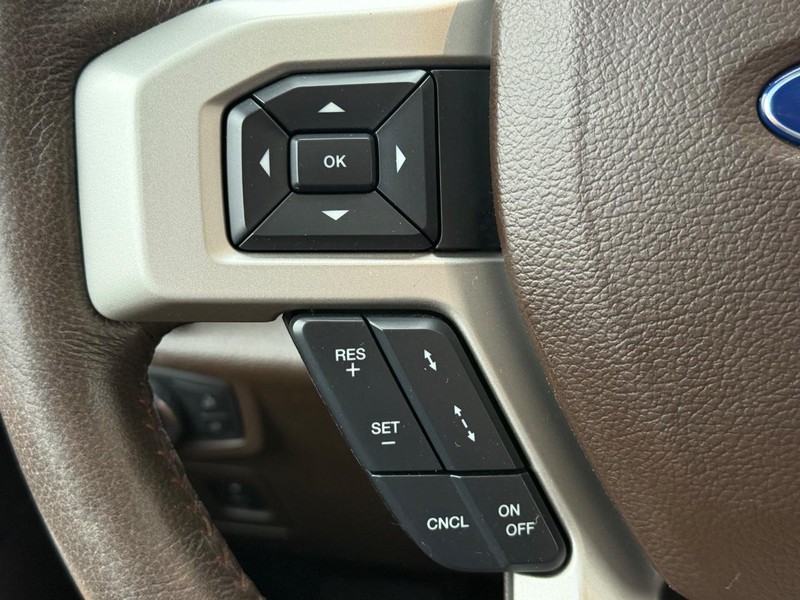 Ford F-150 Vehicle Full-screen Gallery Image 16