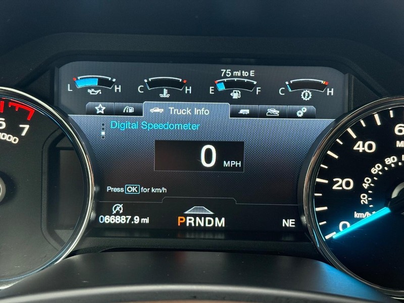 Ford F-150 Vehicle Full-screen Gallery Image 18