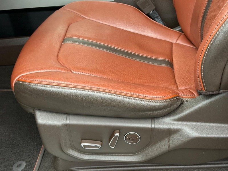 Ford F-150 Vehicle Full-screen Gallery Image 22