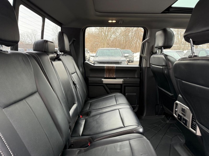 Ford F-150 Vehicle Full-screen Gallery Image 9