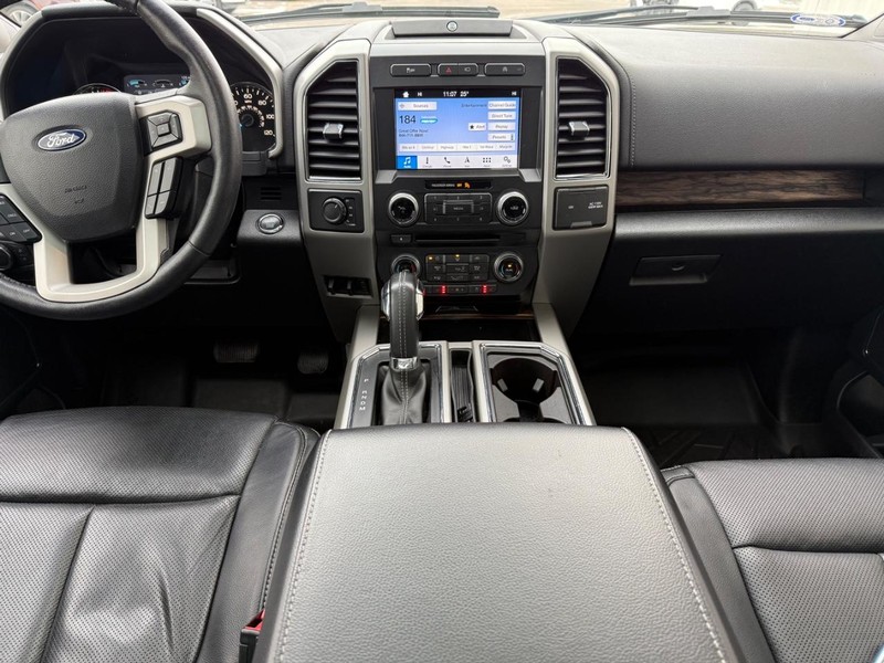 Ford F-150 Vehicle Full-screen Gallery Image 10