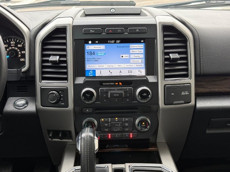 Ford F-150 Vehicle Full-screen Gallery Image 11