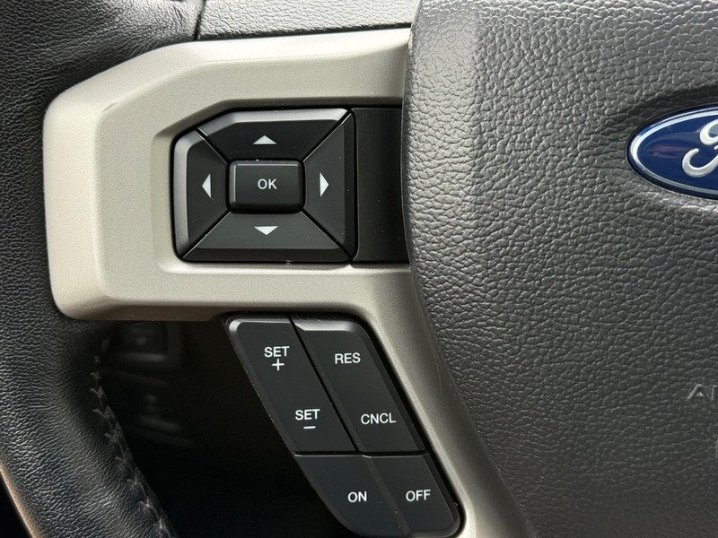 Ford F-150 Vehicle Full-screen Gallery Image 15