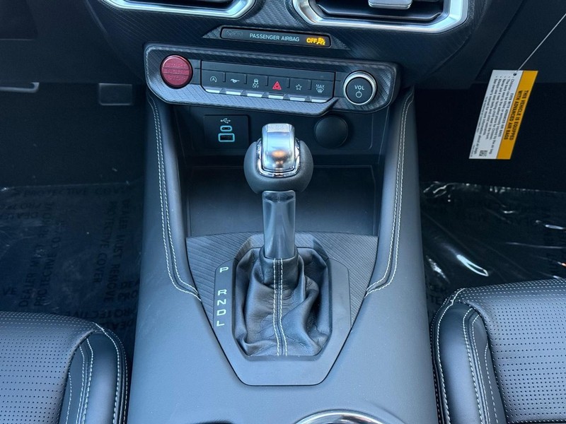 Ford Mustang Vehicle Full-screen Gallery Image 8