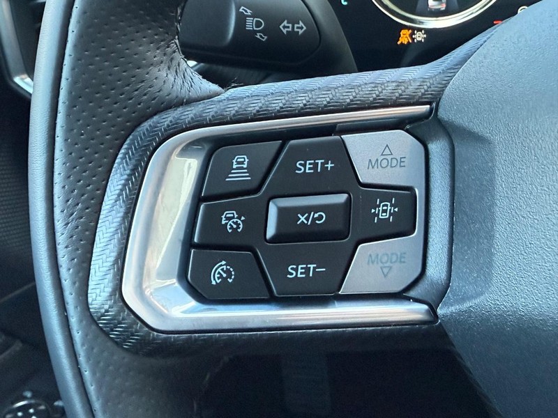 Ford Mustang Vehicle Full-screen Gallery Image 12