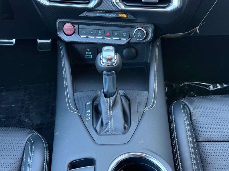 Ford Mustang Vehicle Full-screen Gallery Image 8