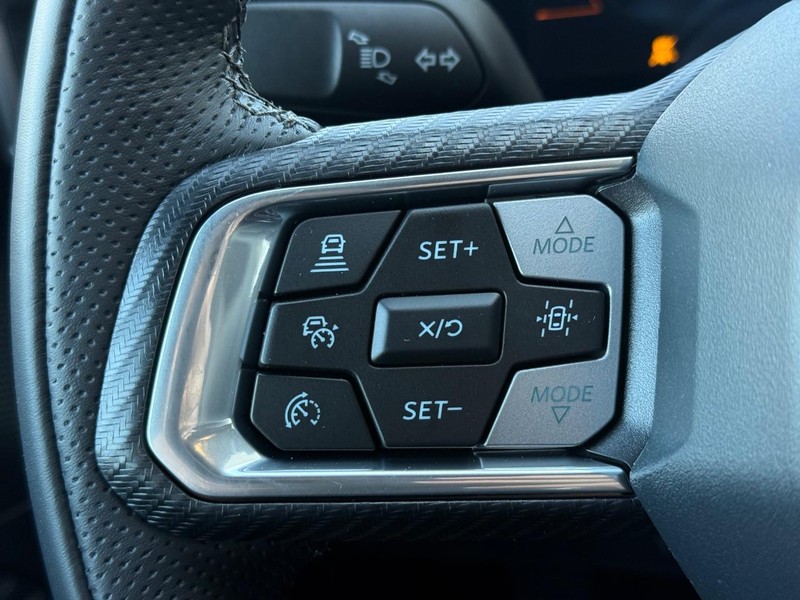 Ford Mustang Vehicle Full-screen Gallery Image 12