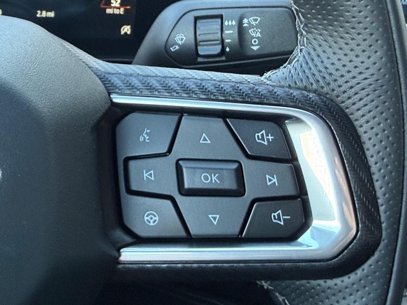 Ford Mustang Vehicle Full-screen Gallery Image 13