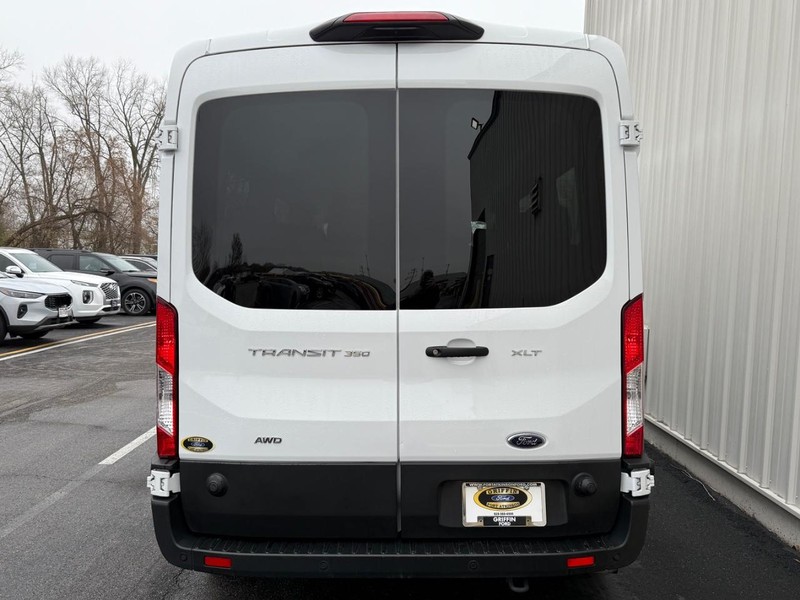 Ford Transit Passenger Wagon Vehicle Full-screen Gallery Image 4
