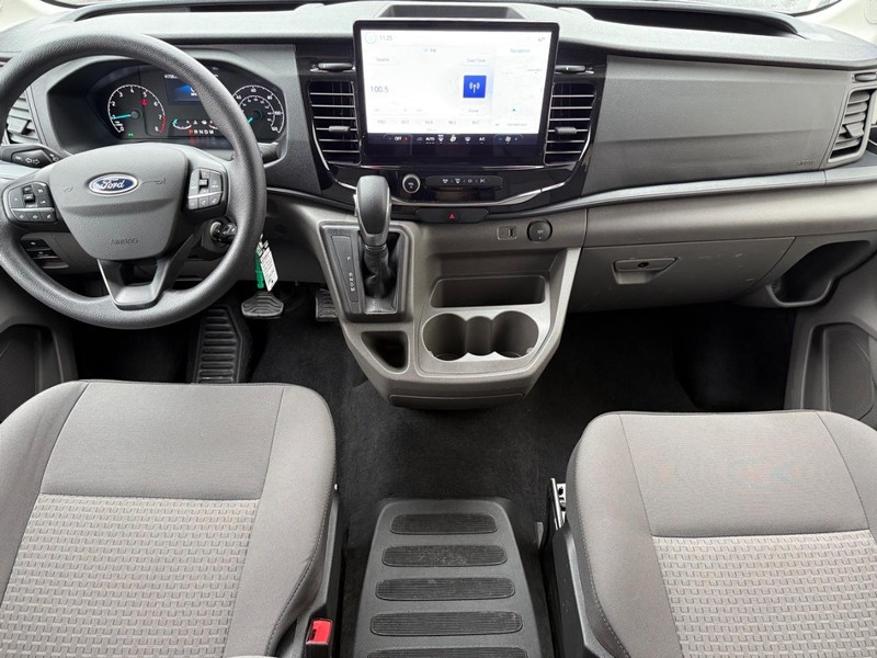 Ford Transit Passenger Wagon Vehicle Full-screen Gallery Image 10