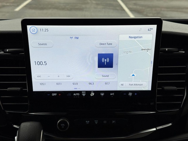 Ford Transit Passenger Wagon Vehicle Full-screen Gallery Image 11