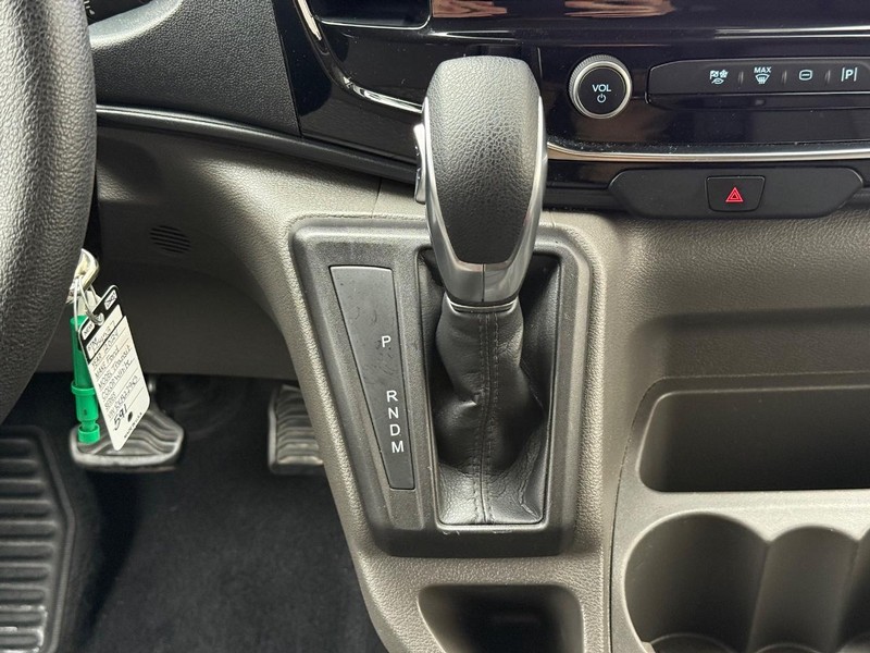 Ford Transit Passenger Wagon Vehicle Full-screen Gallery Image 12