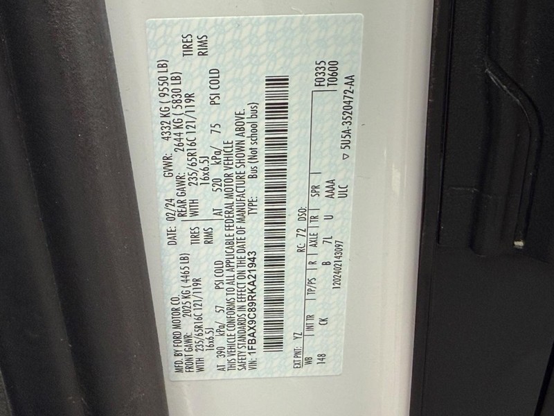 Ford Transit Passenger Wagon Vehicle Full-screen Gallery Image 22