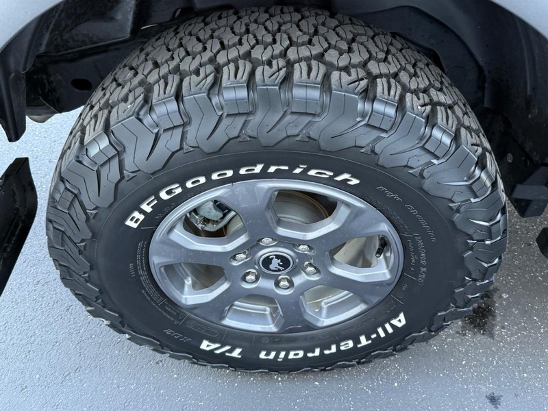 Ford Bronco Vehicle Full-screen Gallery Image 7