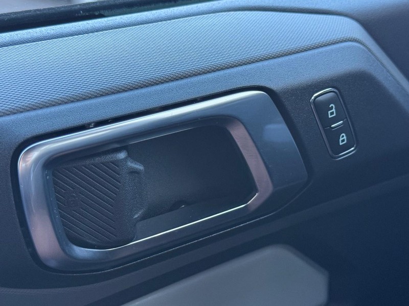 Ford Bronco Vehicle Full-screen Gallery Image 20