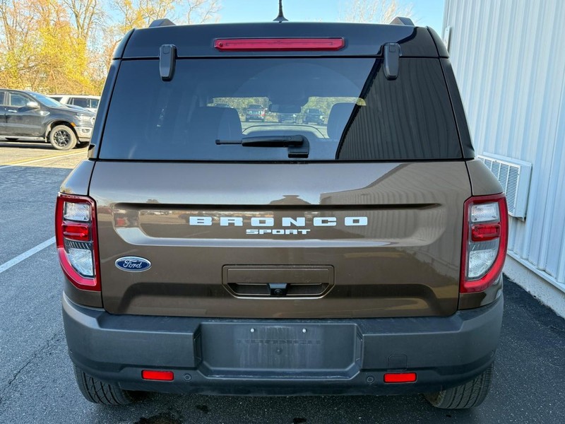 Ford Bronco Sport Vehicle Full-screen Gallery Image 4