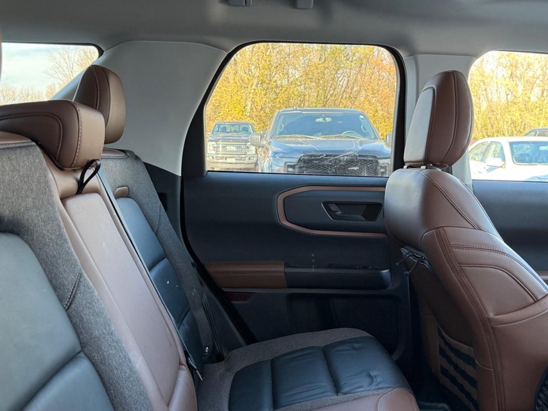 Ford Bronco Sport Vehicle Full-screen Gallery Image 8