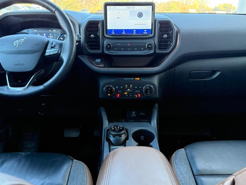 Ford Bronco Sport Vehicle Full-screen Gallery Image 9