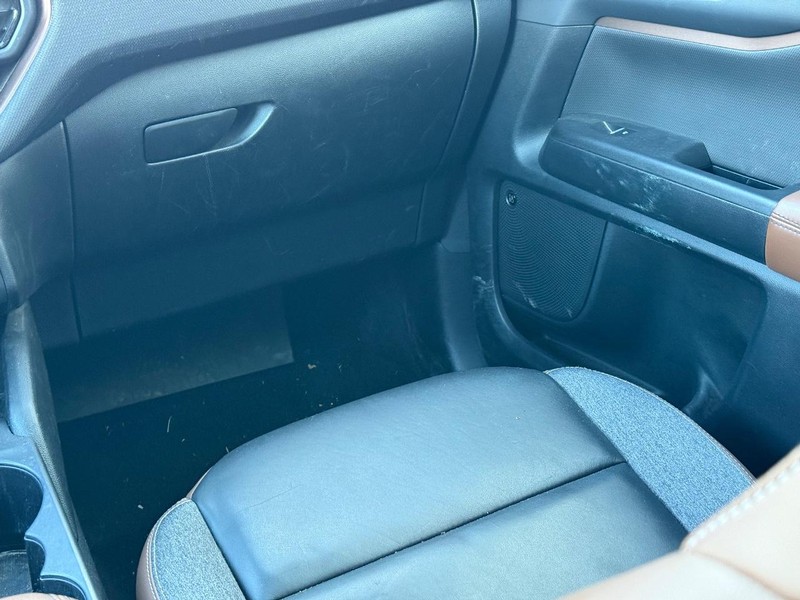 Ford Bronco Sport Vehicle Full-screen Gallery Image 12