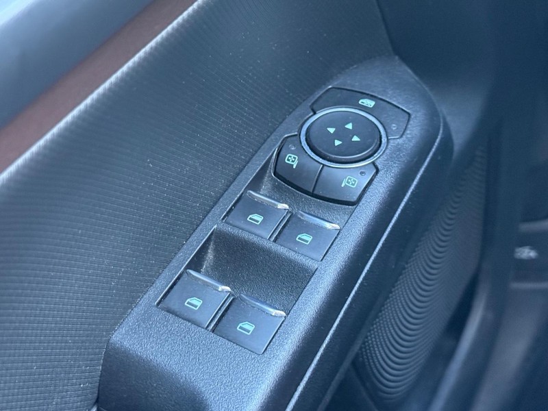 Ford Bronco Sport Vehicle Full-screen Gallery Image 19