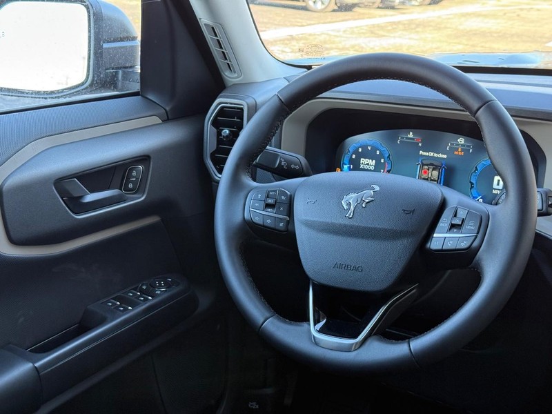 Ford Bronco Sport Vehicle Full-screen Gallery Image 9