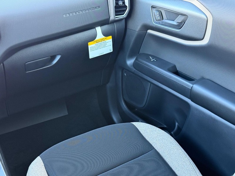 Ford Bronco Sport Vehicle Full-screen Gallery Image 10