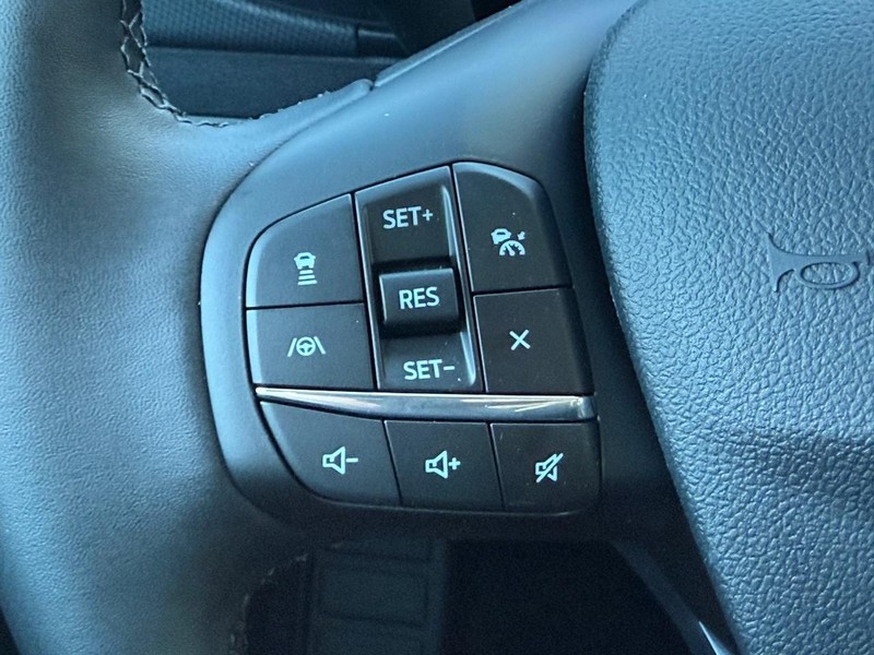 Ford Bronco Sport Vehicle Full-screen Gallery Image 11