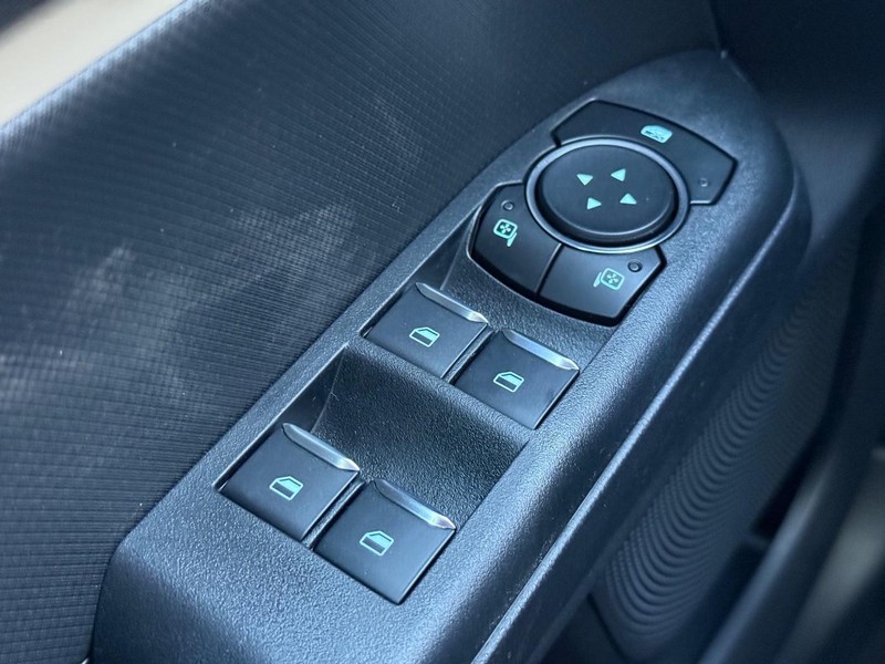 Ford Bronco Sport Vehicle Full-screen Gallery Image 15