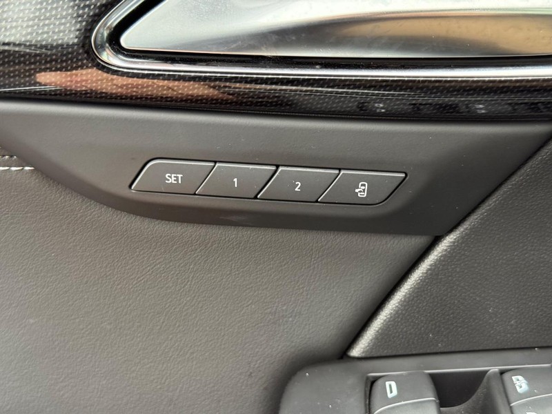 Buick Envision Vehicle Full-screen Gallery Image 15