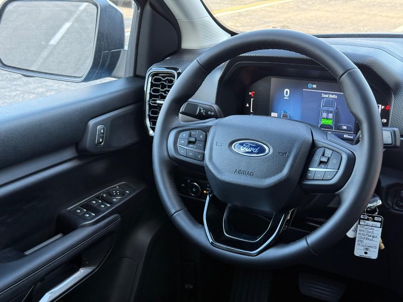 Ford Ranger Vehicle Full-screen Gallery Image 9