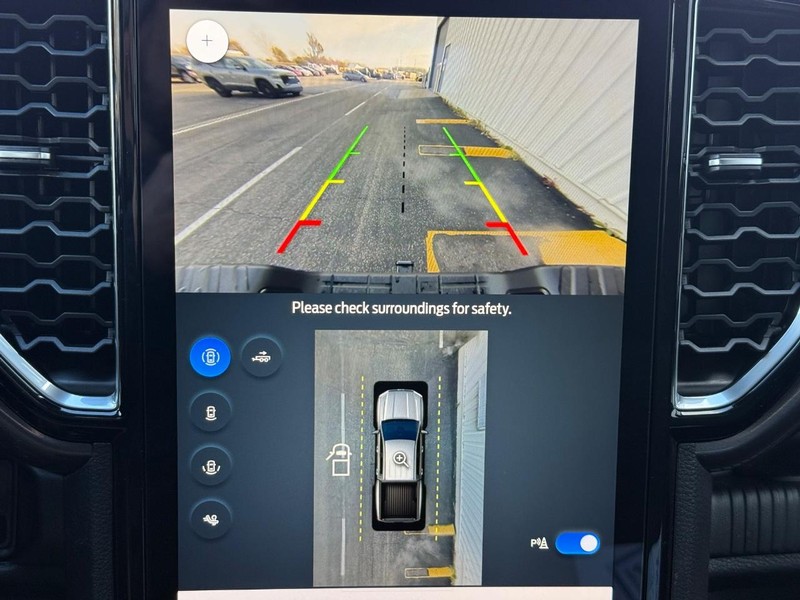 Ford Ranger Vehicle Full-screen Gallery Image 13