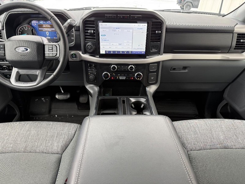 Ford F-150 Vehicle Full-screen Gallery Image 10