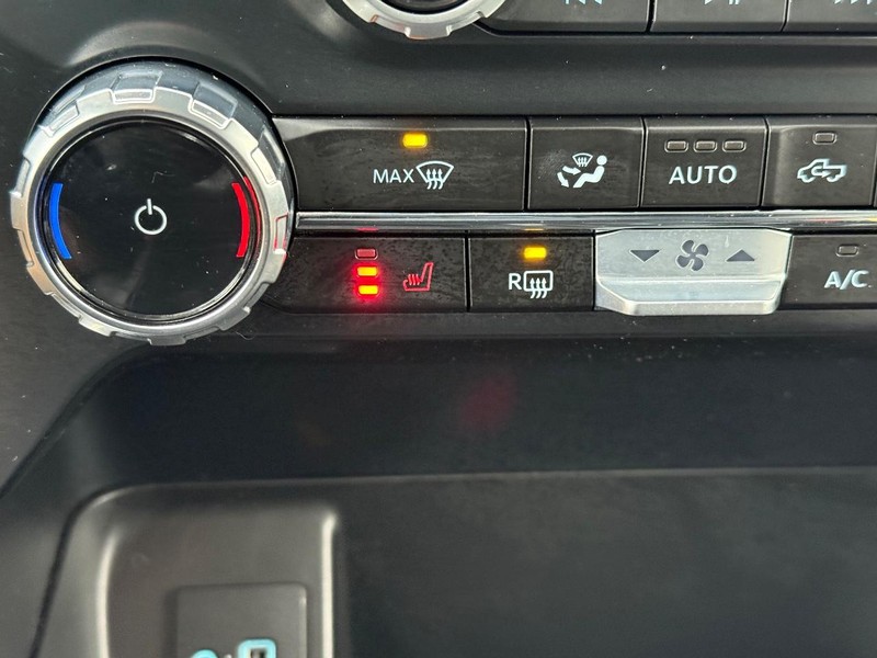 Ford F-150 Vehicle Full-screen Gallery Image 20