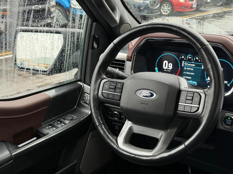 Ford F-150 Vehicle Full-screen Gallery Image 13