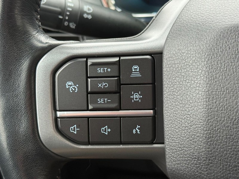 Ford F-150 Vehicle Full-screen Gallery Image 15