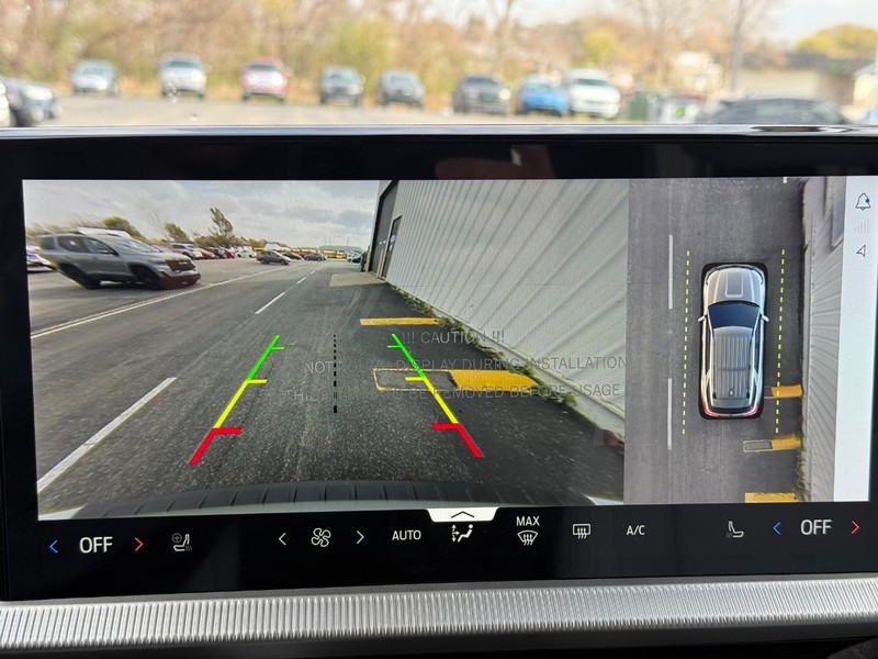 Ford Explorer Vehicle Full-screen Gallery Image 14