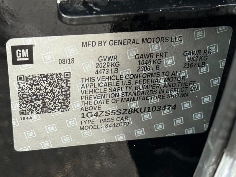 Buick LaCrosse Vehicle Full-screen Gallery Image 23