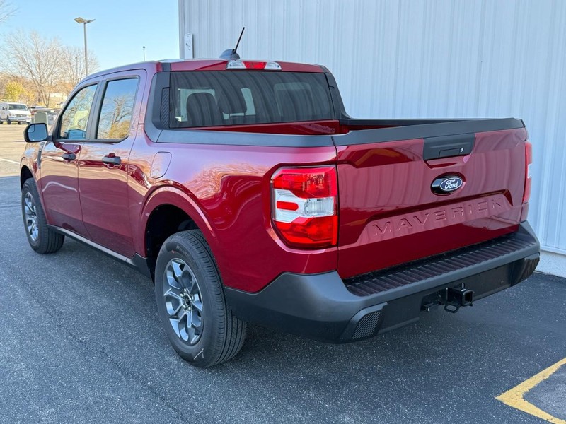 Ford Maverick Vehicle Full-screen Gallery Image 3