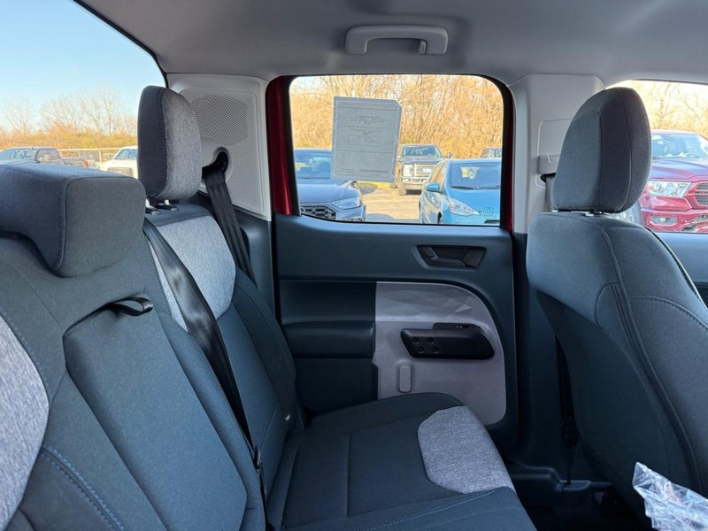 Ford Maverick Vehicle Full-screen Gallery Image 5