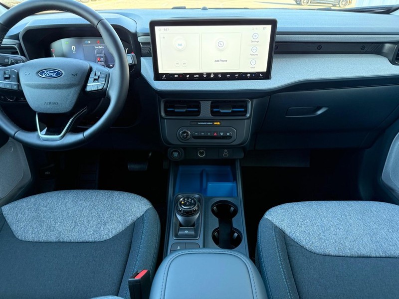 Ford Maverick Vehicle Full-screen Gallery Image 6