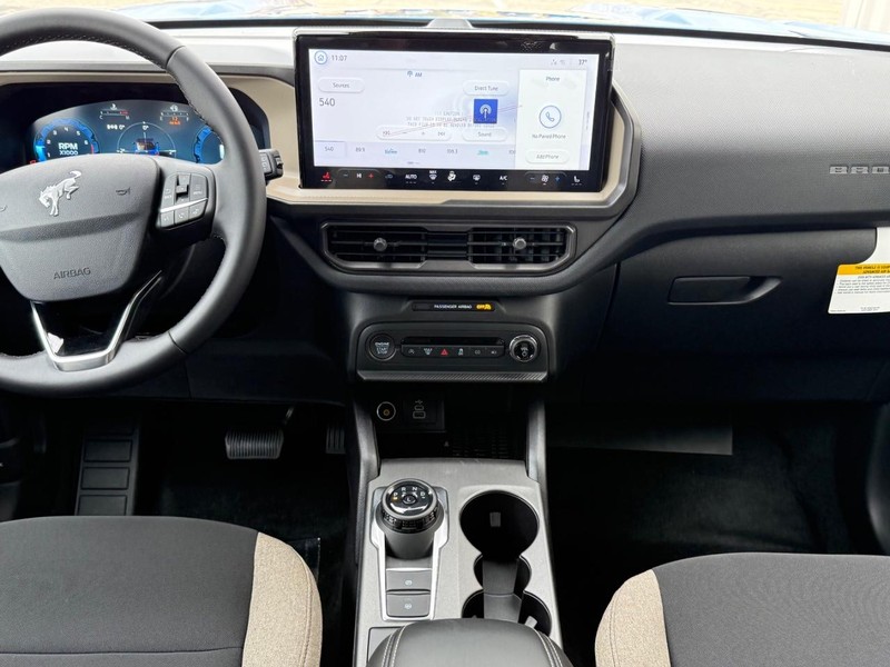 Ford Bronco Sport Vehicle Full-screen Gallery Image 5