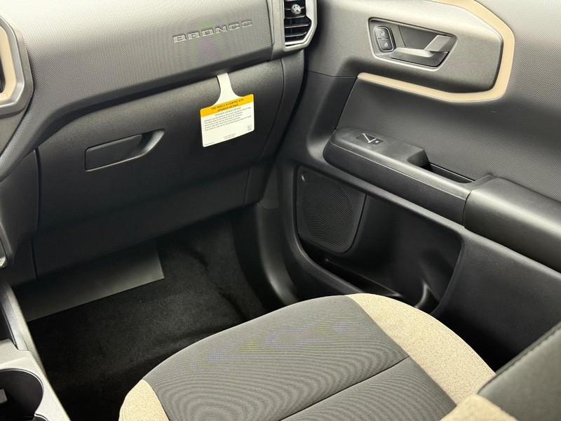 Ford Bronco Sport Vehicle Full-screen Gallery Image 9