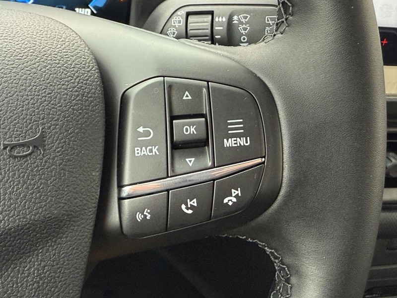 Ford Bronco Sport Vehicle Full-screen Gallery Image 11